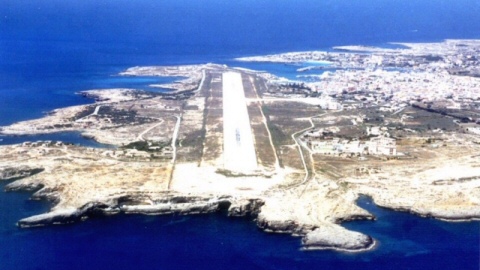 l'aeroporto di Lampedusa