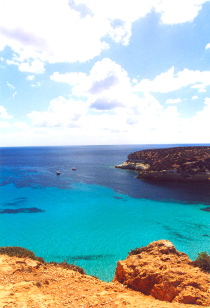 Le immagini della Spiaggia dei Conigli e dell'Isola dei Conigli a Lampedusa